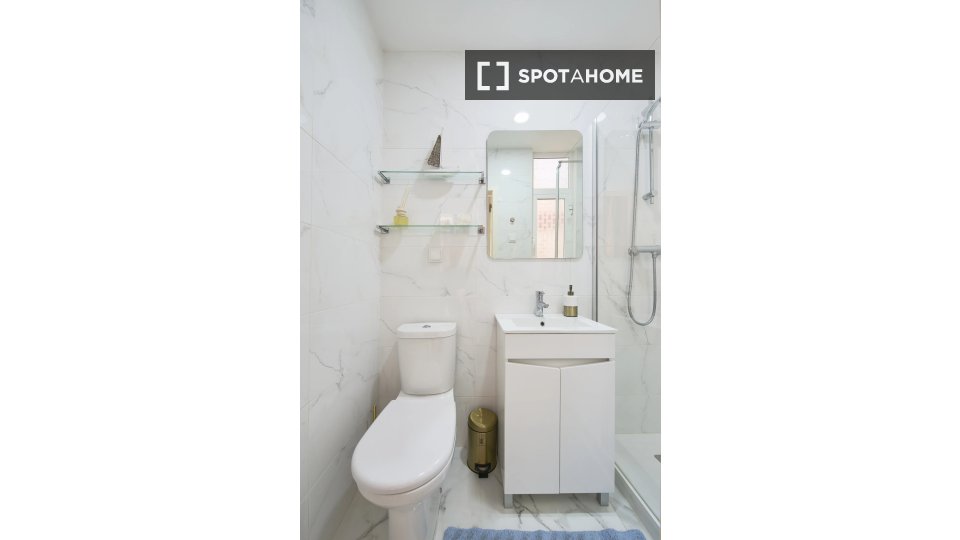Apartment Lisbon, 1 bed — photo 18