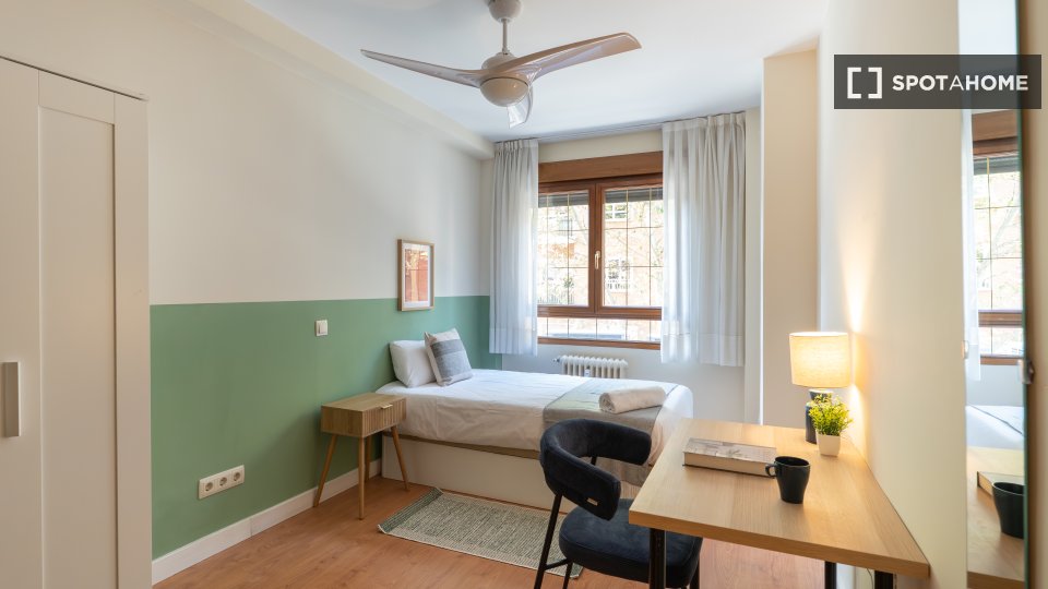 Double room Madrid, 6 beds — photo 9