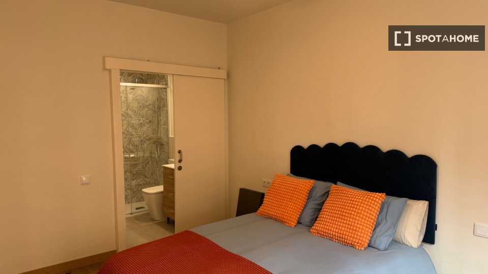 Double room Barcelona, 6 beds, 120m² — photo 20