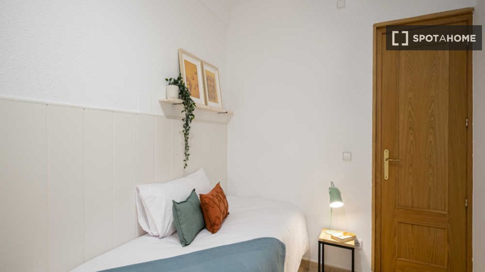 Double room Madrid, 25 beds, 600m² — photo 12
