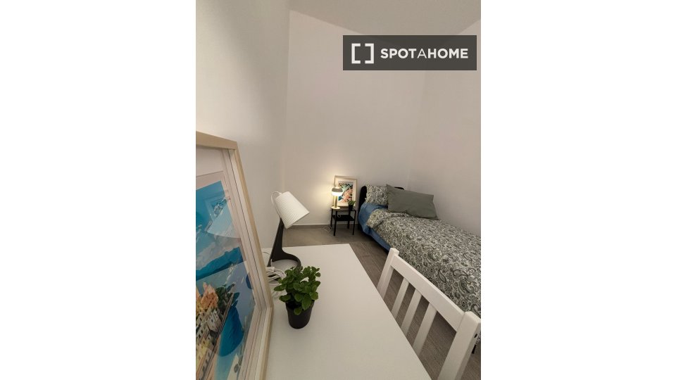 Double room Naples, 4 beds — photo 2