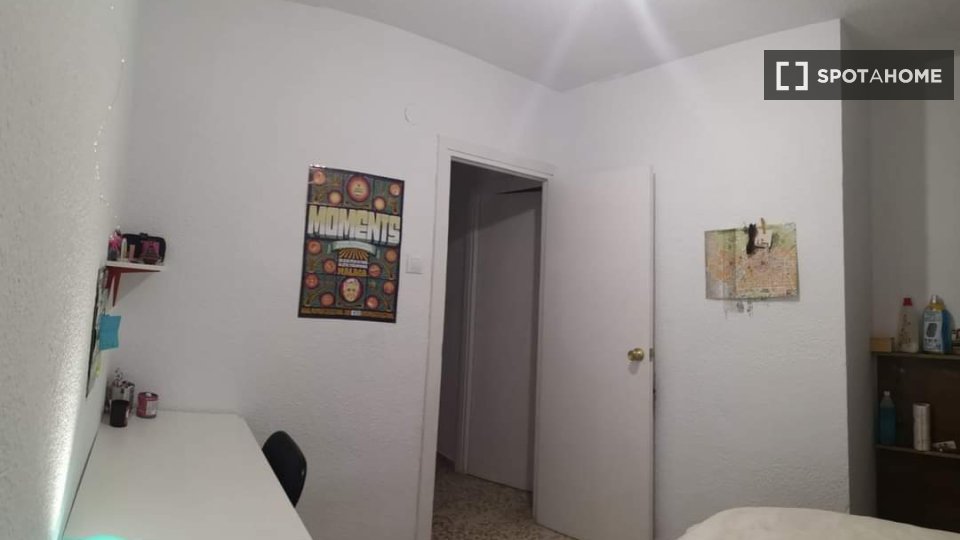 Double room Granada, 4 beds, 100m² — photo 6