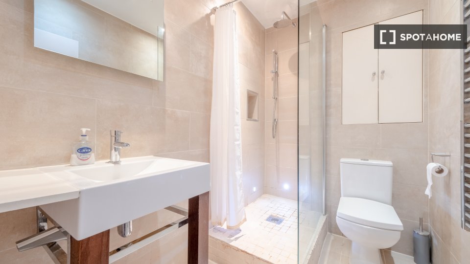 Apartment London, 1 bed, 65m² — photo 21