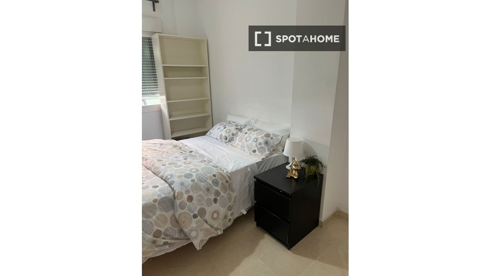 Double room Malaga, 3 beds, 100m² — photo 9