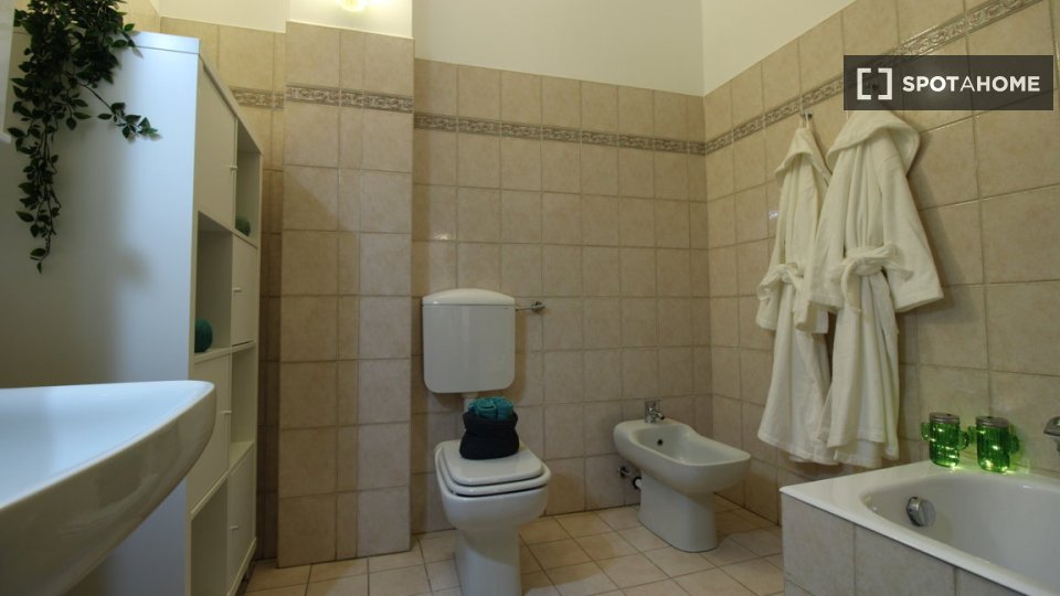 Double room Brescia, 5 beds — photo 9