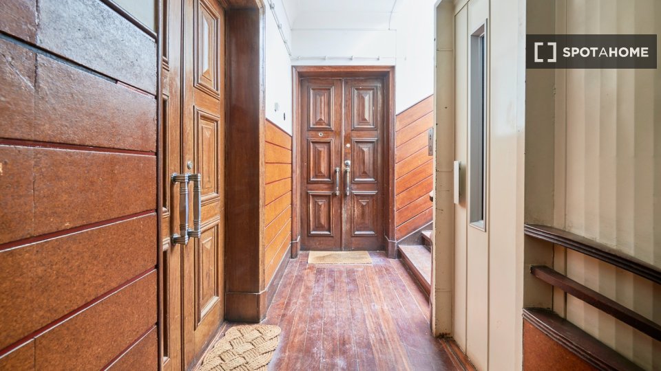 Double room Lisbon, 5 beds — photo 17