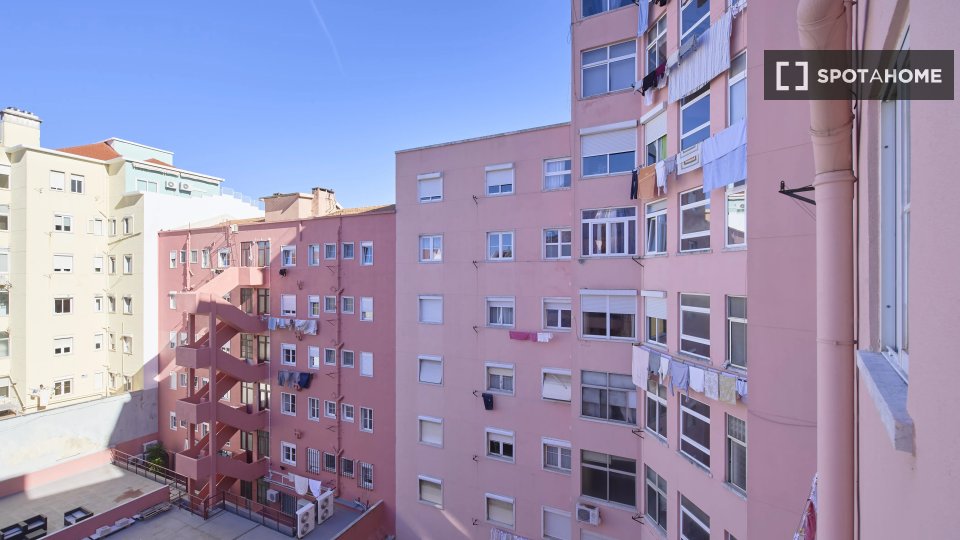 Double room Lisbon, 6 beds — photo 15