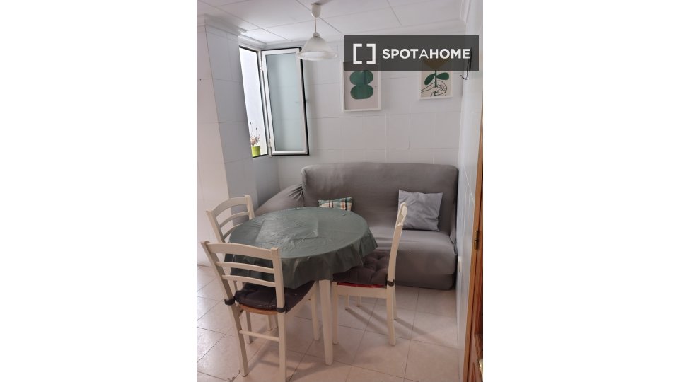 Double room Valencia, 4 beds, 105m² — photo 44
