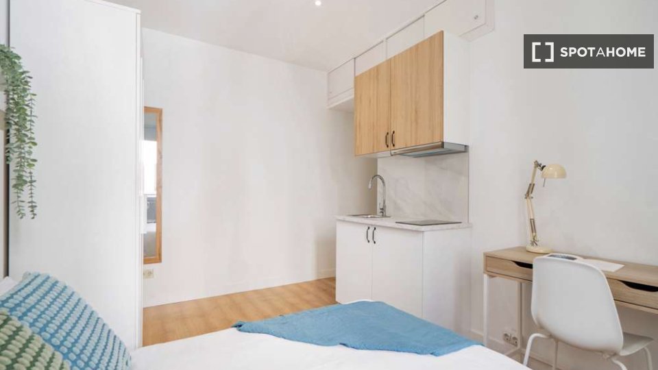 Double room Madrid, 8 beds — photo 3