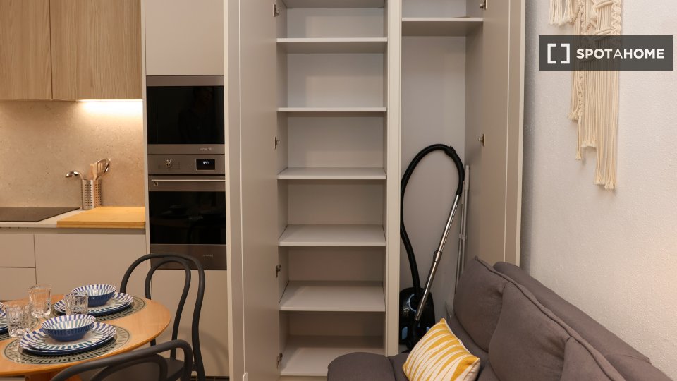 Apartment Lisbon, 2 beds, 50m² — photo 6