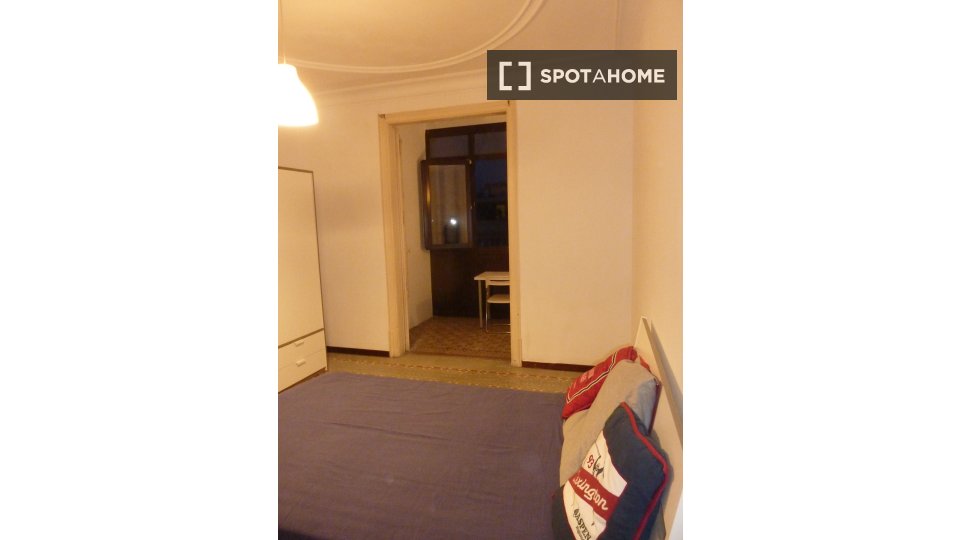Double room Barcelona, 5 beds, 100m² — photo 3