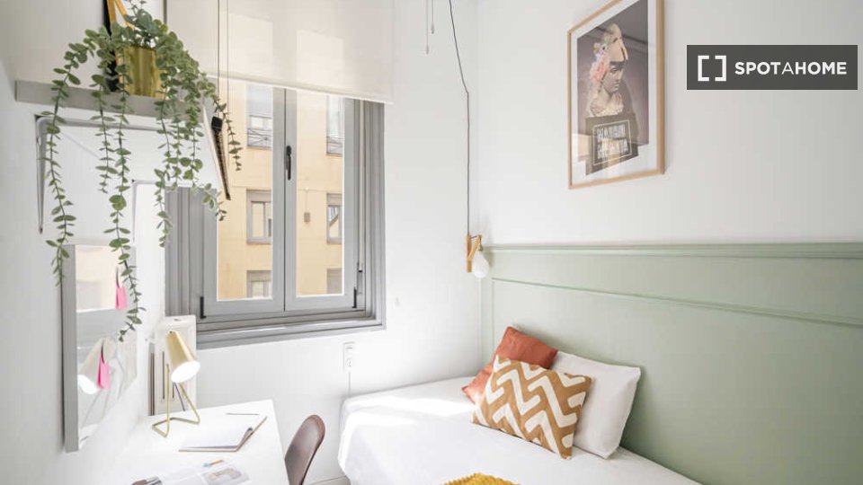 Double room Madrid, 67 beds — photo 81