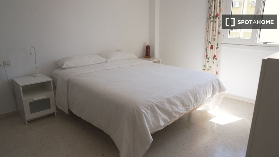 Apartment Malaga, 3 beds, 93m² — photo 8