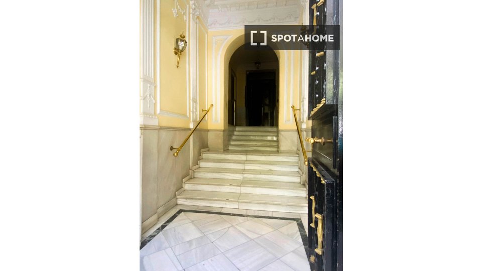 Double room Madrid, 5 beds — photo 19