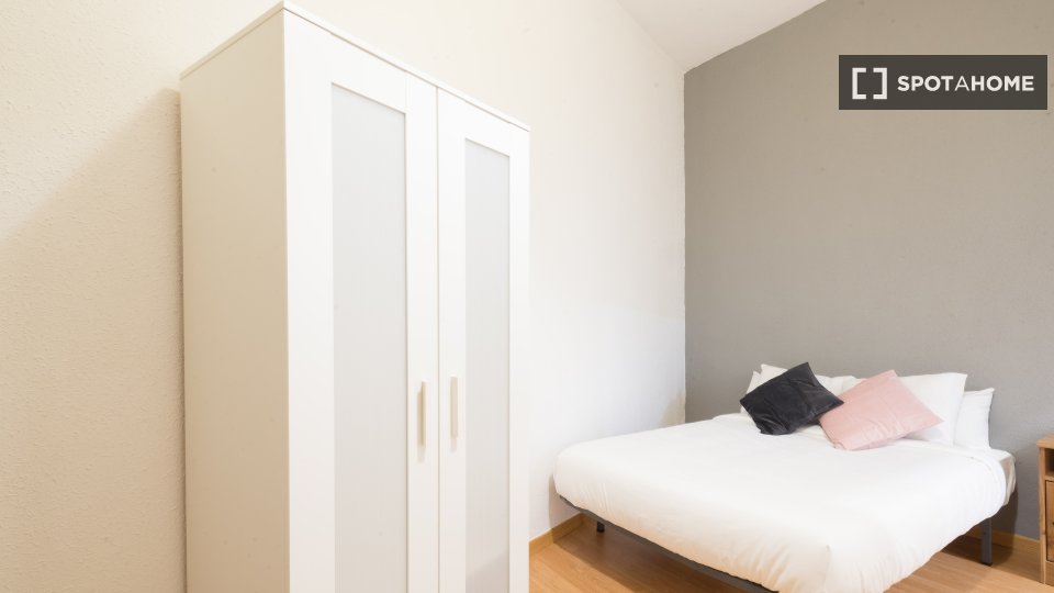 Double room Madrid, 8 beds, 200m² — photo 9