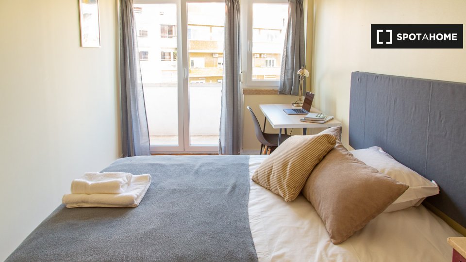 Double room Lisbon, 6 beds — photo 1
