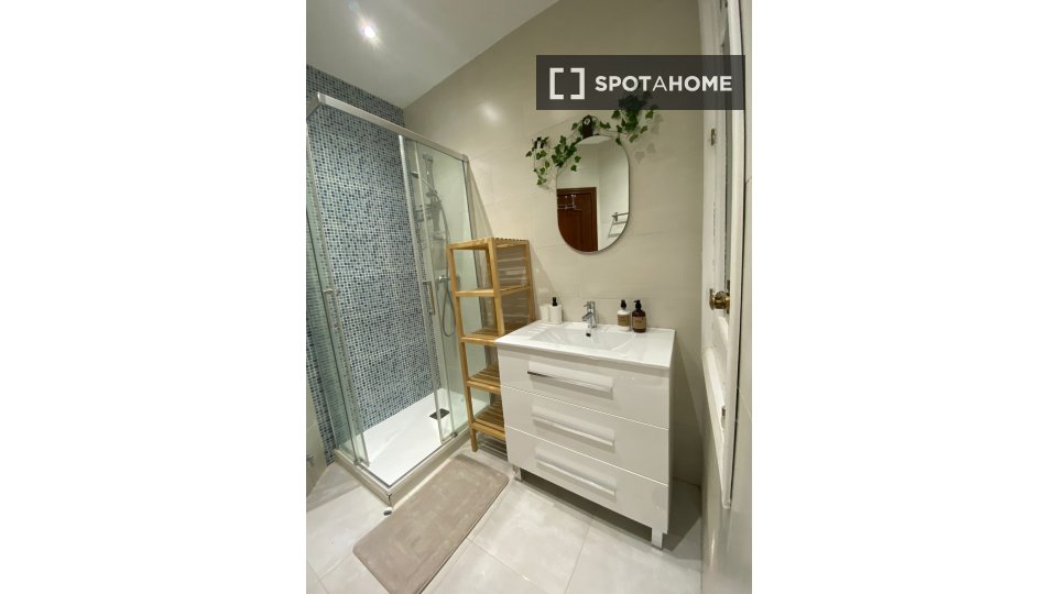 Double room Madrid, 4 beds — photo 8