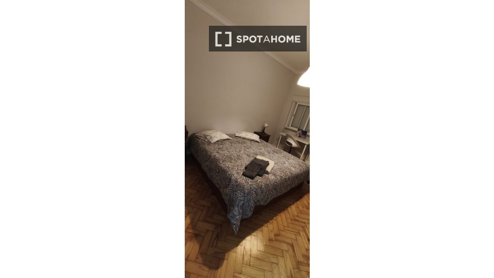 Double room Lisbon, 4 beds, 70m² — photo 3