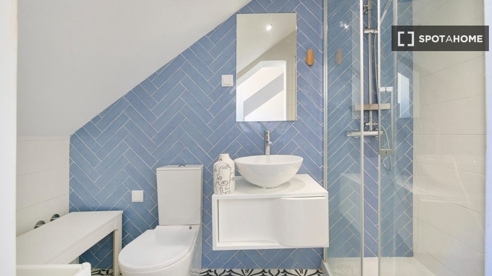 Apartment Lisbon, 1 bed — photo 17