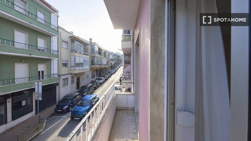 Double room Lisbon, 4 beds — photo 6