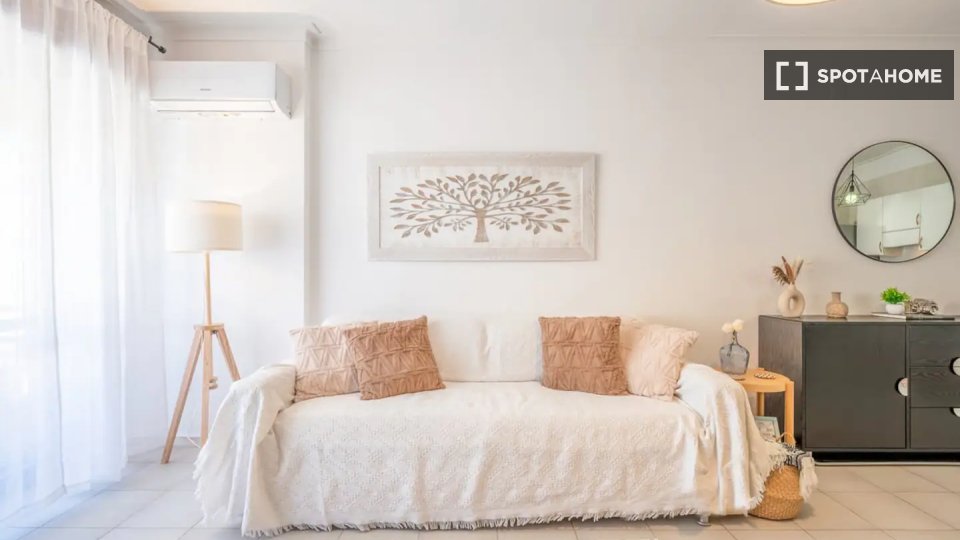 Apartment Lisbon, 1 bed — photo 1