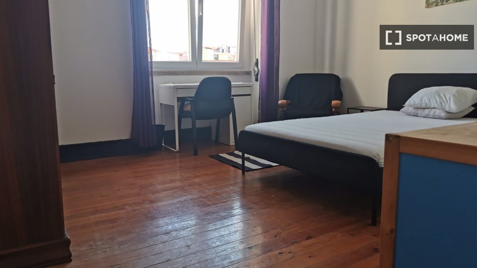 Double room Lisbon, 5 beds — photo 21