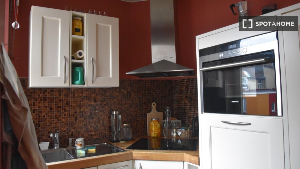 Double room Brussels, 2 beds, 70m² — photo 2