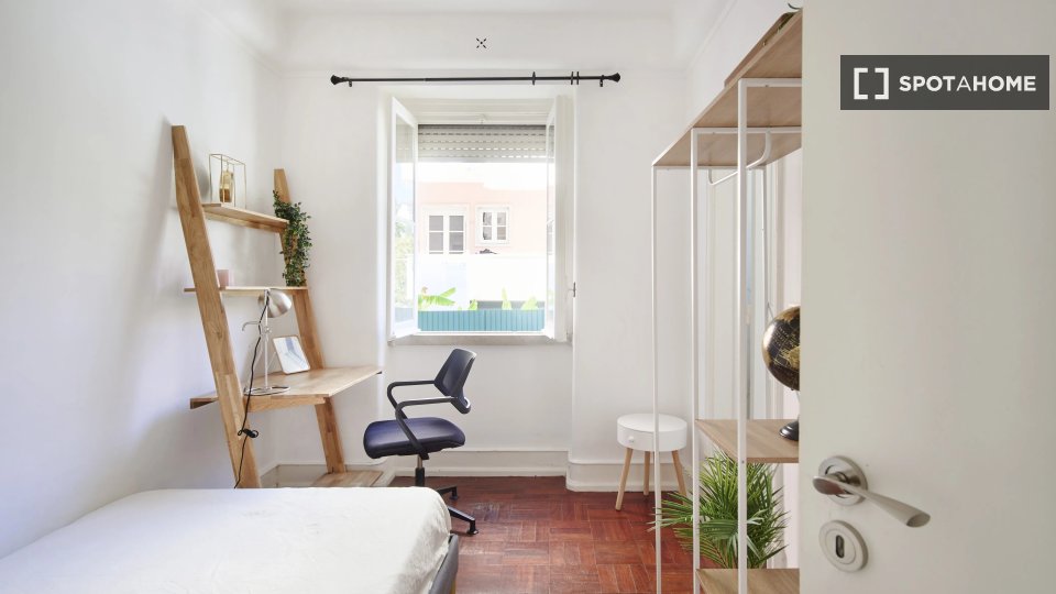 Double room Lisbon, 7 beds — photo 4
