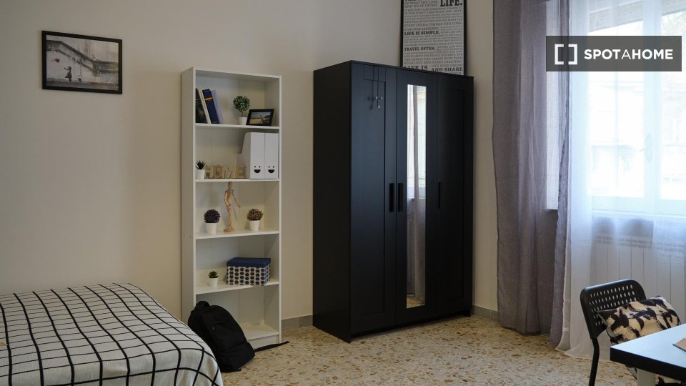 Double room Naples, 4 beds — photo 5