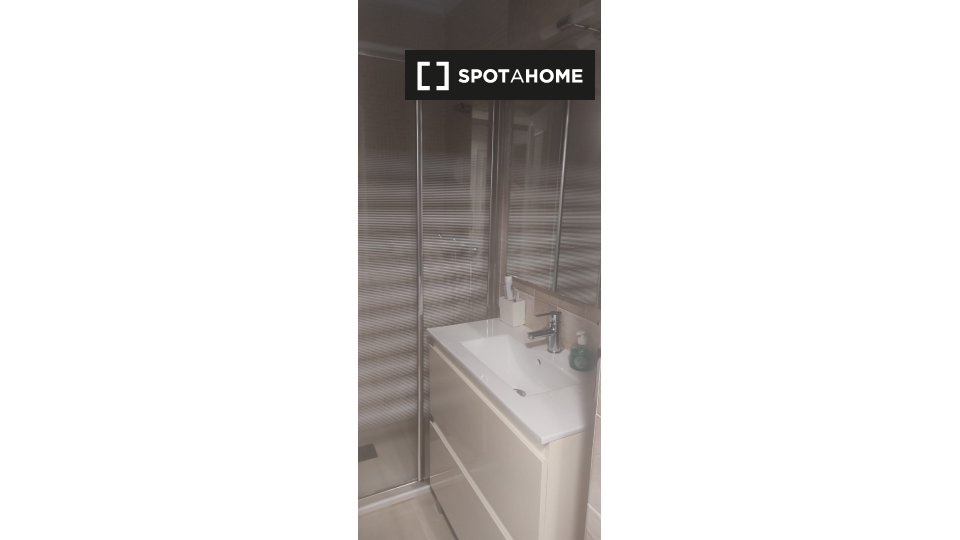 Double room Valencia, 4 beds, 150m² — photo 10