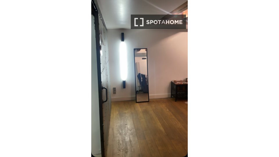 Double room Brussels, 6 beds, 450m² — photo 6