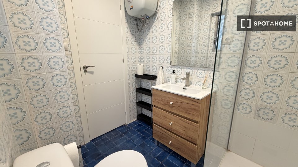 Double room Valencia, 4 beds, 75m² — photo 7