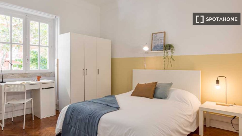 Double room Lisbon, 5 beds — photo 40