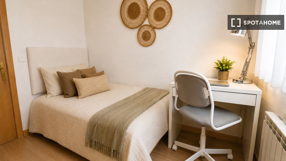 Double room Madrid, 4 beds, 90m² — photo 32