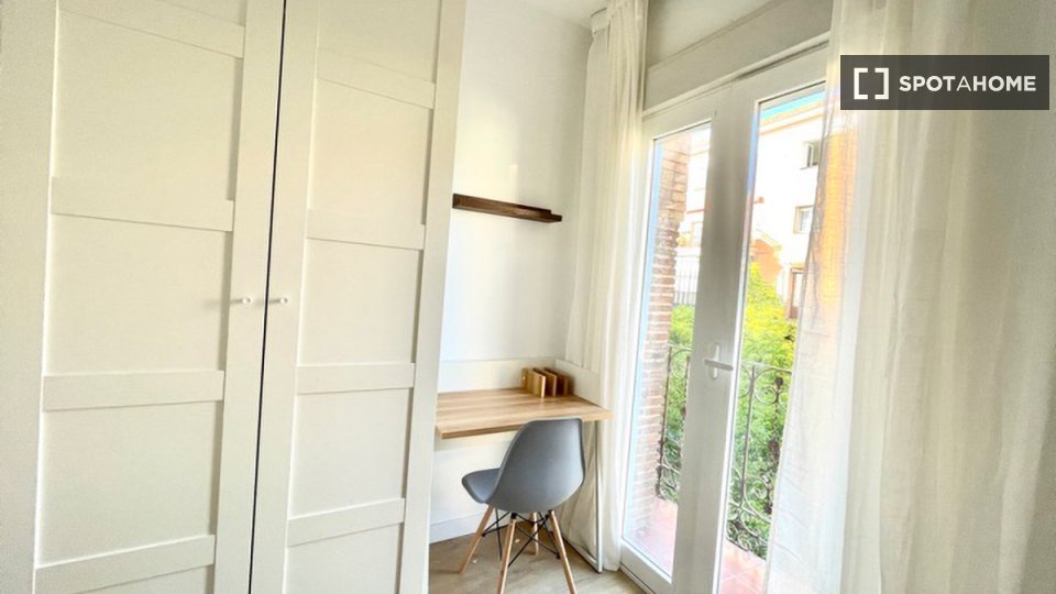 Double room Madrid, 12 beds — photo 19