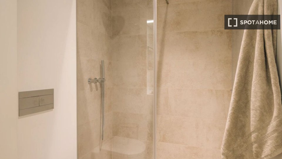 Apartment Lisbon, 2 beds — photo 15
