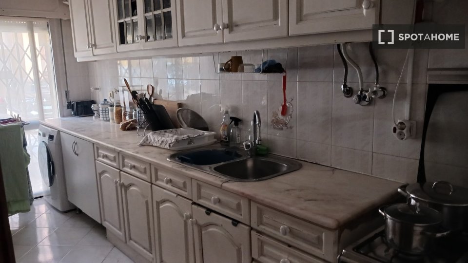 Double room Lisbon, 4 beds, 120m² — photo 3
