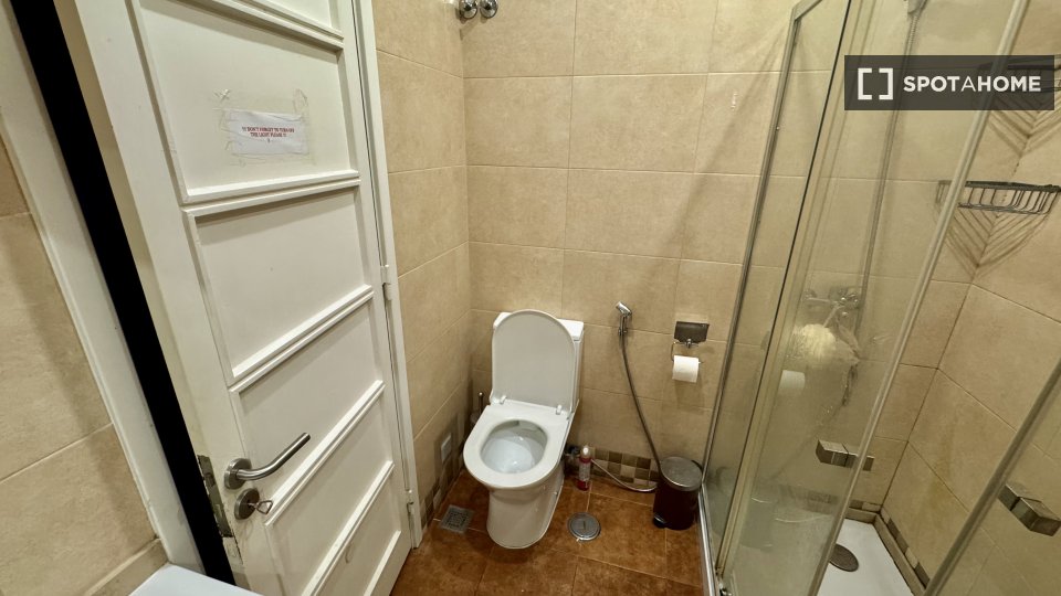 Double room Lisbon, 4 beds, 112m² — photo 13