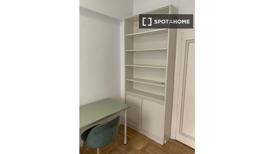 Double room Madrid, 6 beds — photo 9