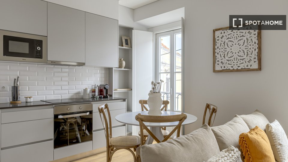 Apartment Lisbon, 1 bed — photo 14