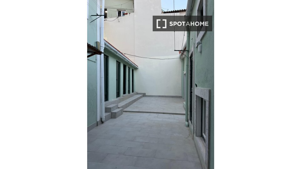 Apartment mono Lisbon — photo 16