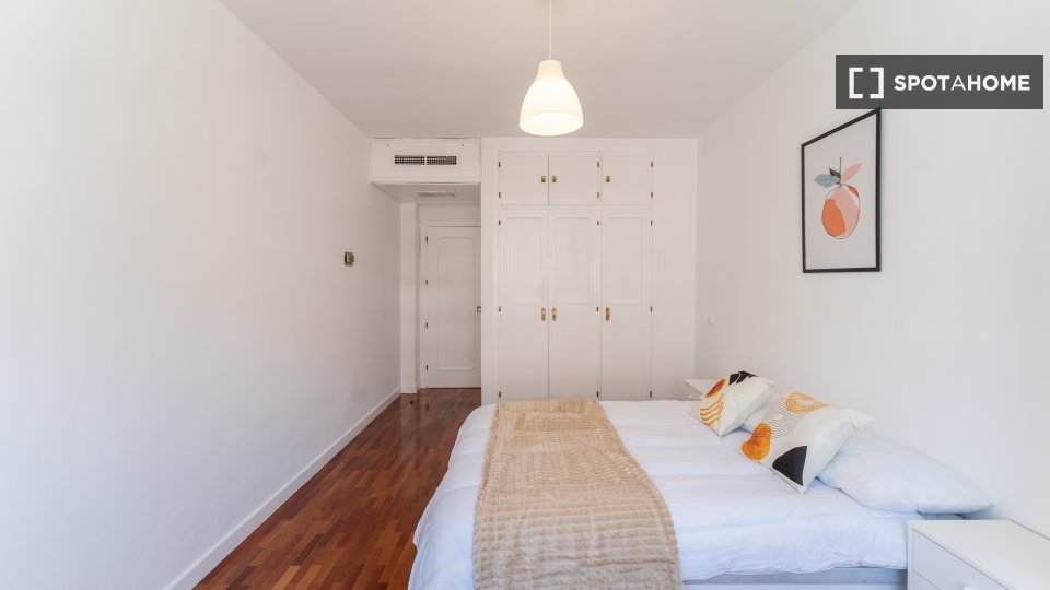 Double room Madrid, 7 beds — photo 8