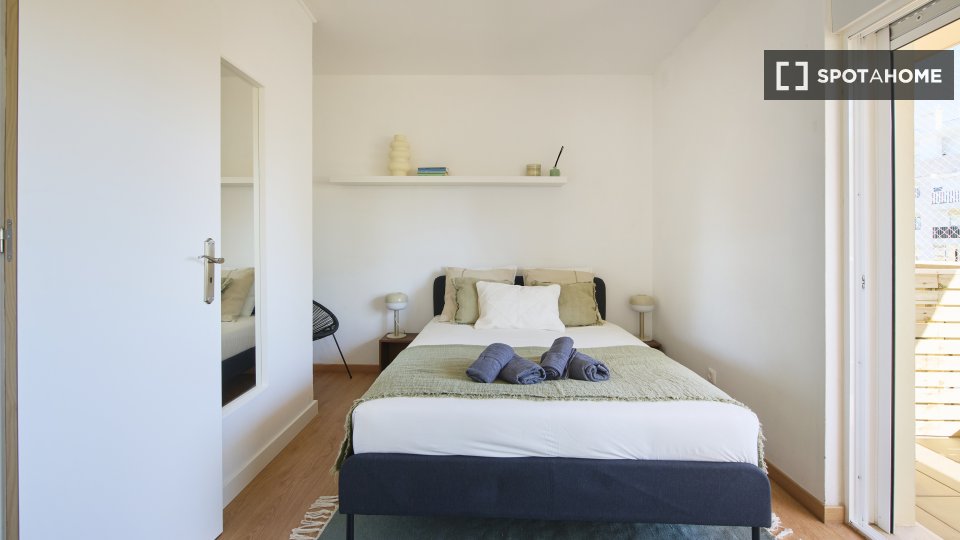 Double room Lisbon, 6 beds — photo 13