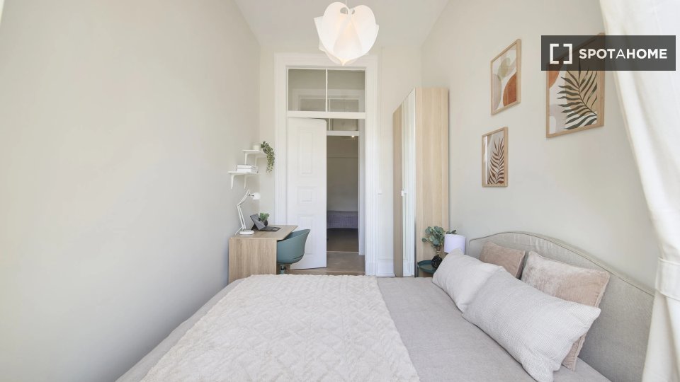 Double room Lisbon, 9 beds — photo 4