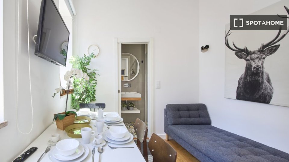 Apartment Lisbon, 1 bed — photo 16