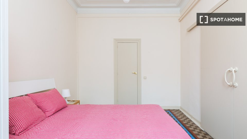 Double room Barcelona, 9 beds, 175m² — photo 2