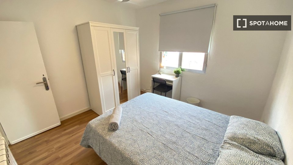 Double room Madrid, 3 beds — photo 2