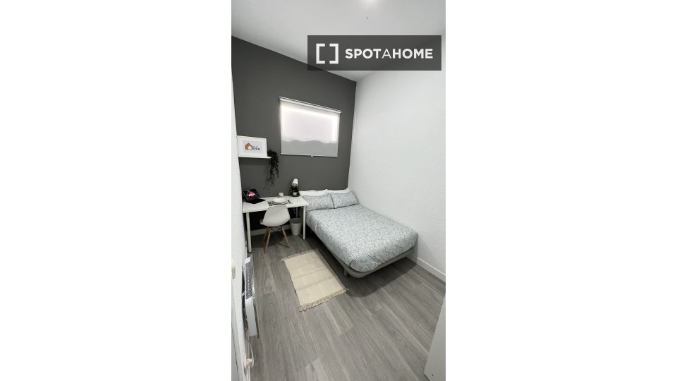 Double room Madrid, 6 beds — photo 20