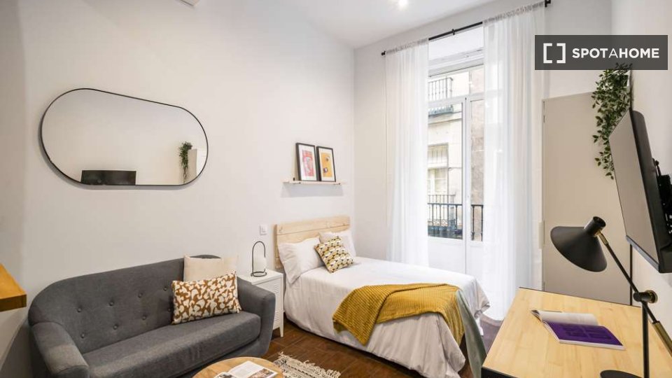 Double room Madrid, 6 beds — photo 3