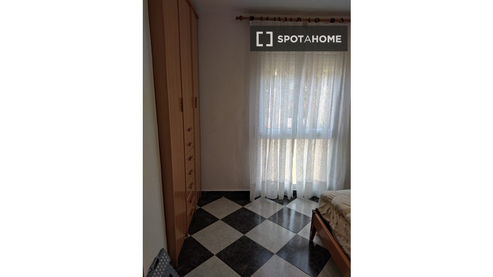 Apartment Alicante, 3 beds, 81m² — photo 3